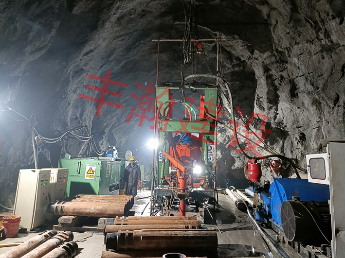 尼泊爾三金考拉水電站，第二條60°斜井一次成井，2.6米直徑，深度250米，成功開鉆